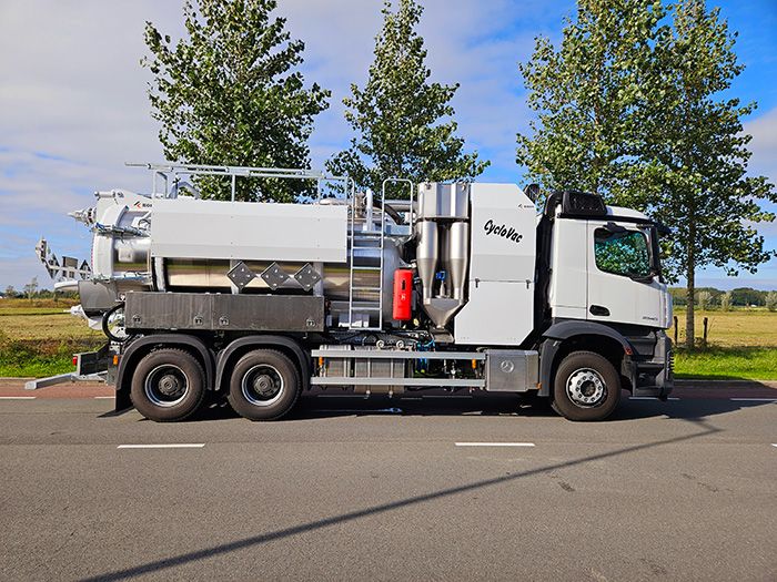 KOKS CycloVac ADR on its way to Al Ghaith! 🚛🌍